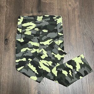 Lululemon Leggings - Size 6